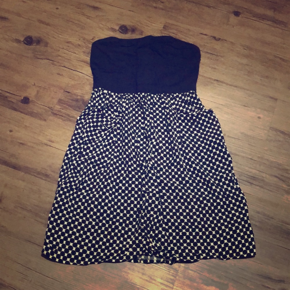 Xhilaration strapless dress in black and white